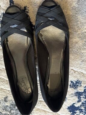Life Stride Black Crisscross Peep-Toe Flats